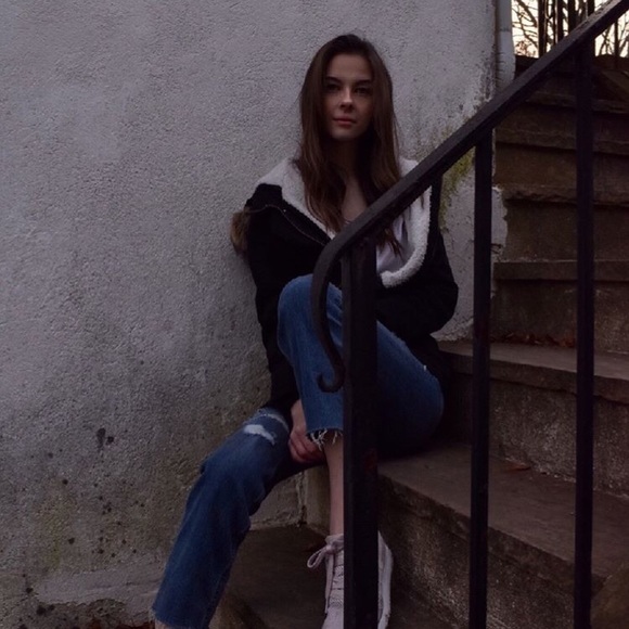 Meet your Posher, Bella - Picture 2 of 4